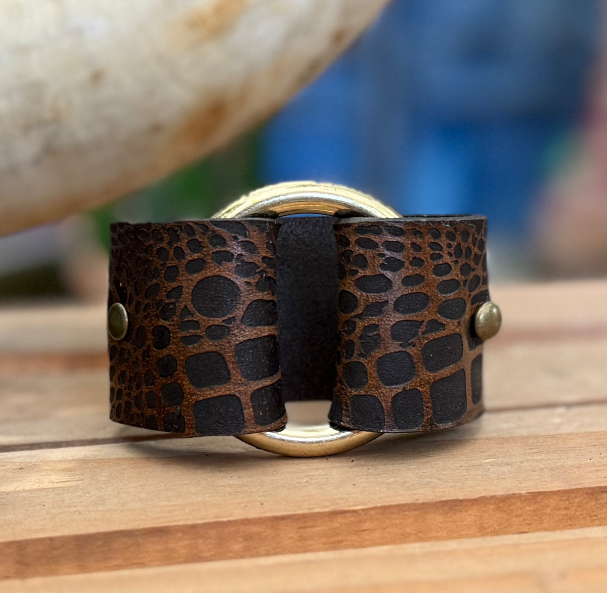 Mesa Wide - Croc Brass Ring Leather Cuff
